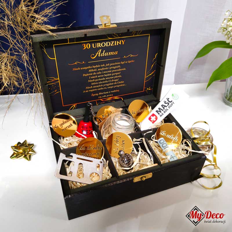 Ekskluzywne-Czarne-Pudelko-Niezbednik-na-Urodziny-MD1.jpg